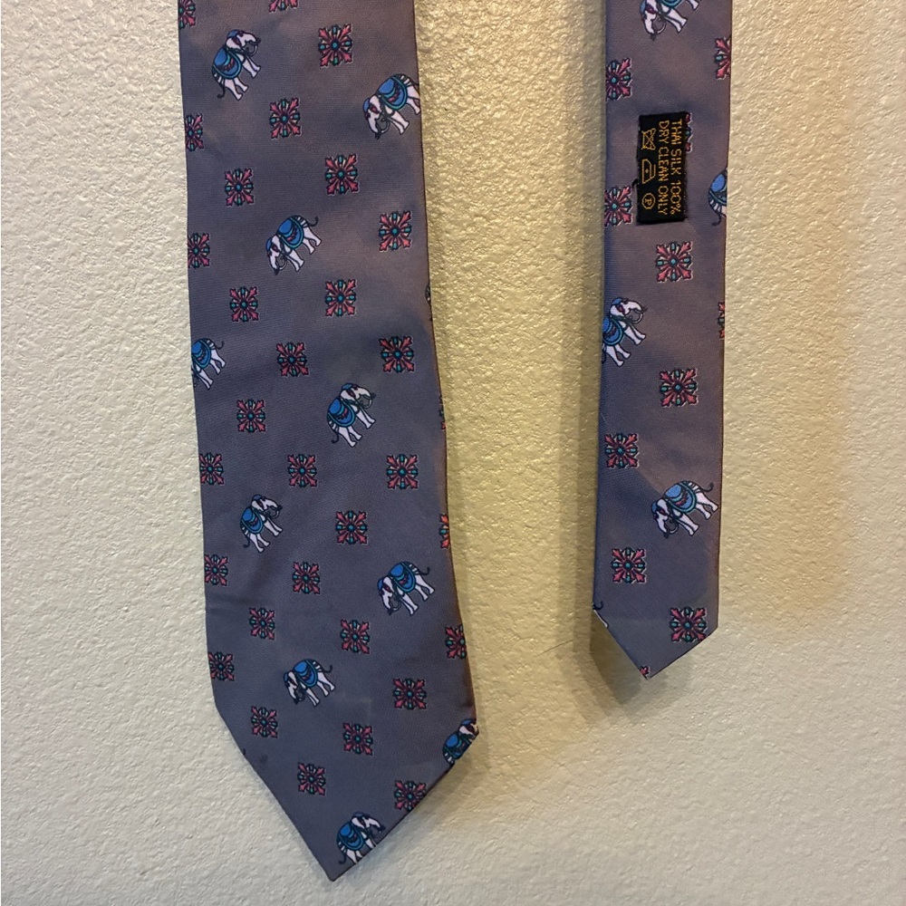 Akira Colleccion Iridescent Purple‎ Elephant Patterned Thai Silk Tie